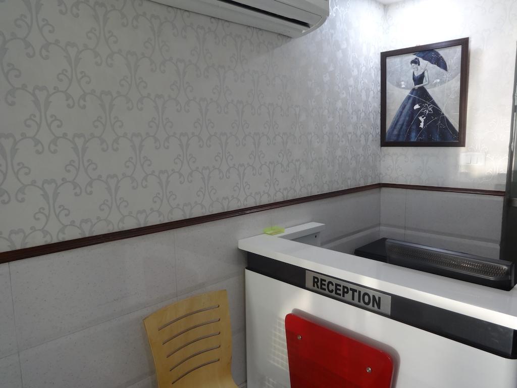 Hotel Grace Új-Delhi Kültér fotó