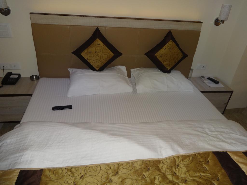 Hotel Grace Új-Delhi Szoba fotó